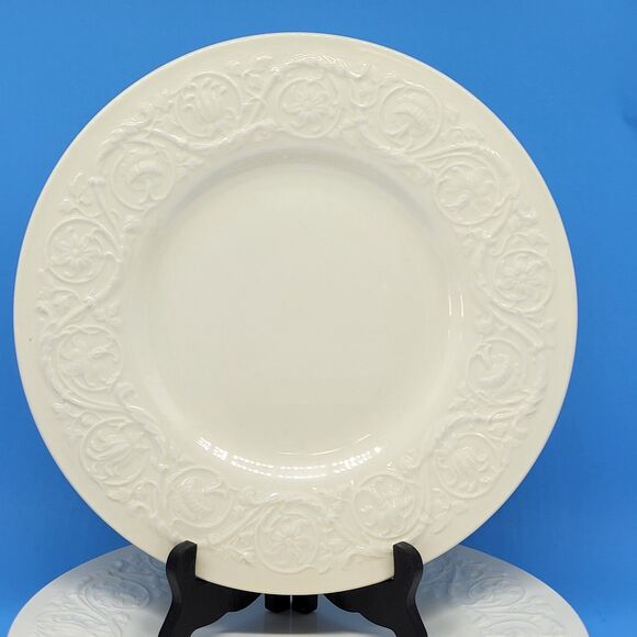 Wedgwood Patrician Embossed Cream 10.5" Dinner Plates Set of 2 - Picture 2 of 13